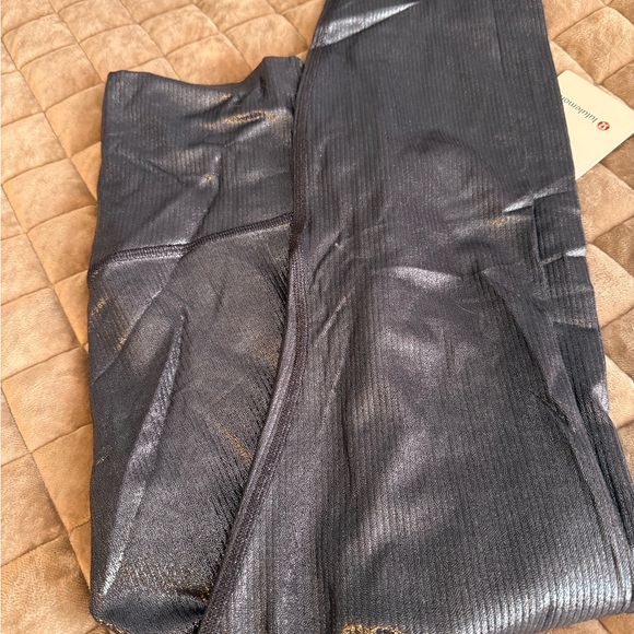 lululemon Shimmering Black/Blue Leggings - Picture 6 of 6